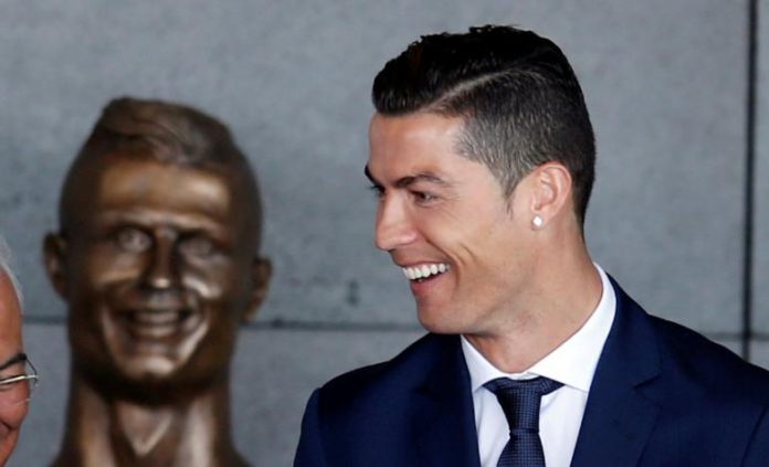 Ronaldo statue Madiera Airport