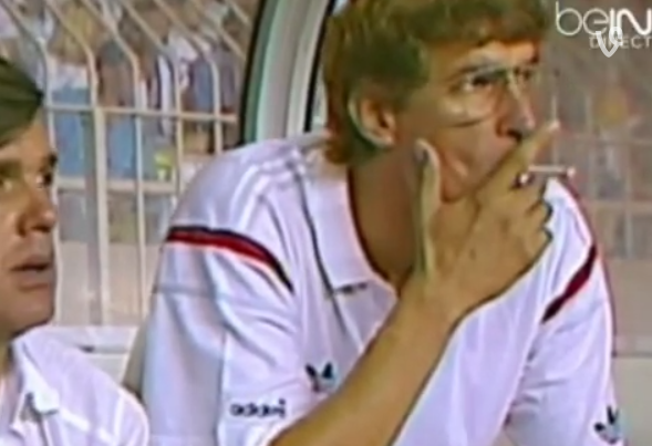Arsene-Wenger-smoking-Monaco.png