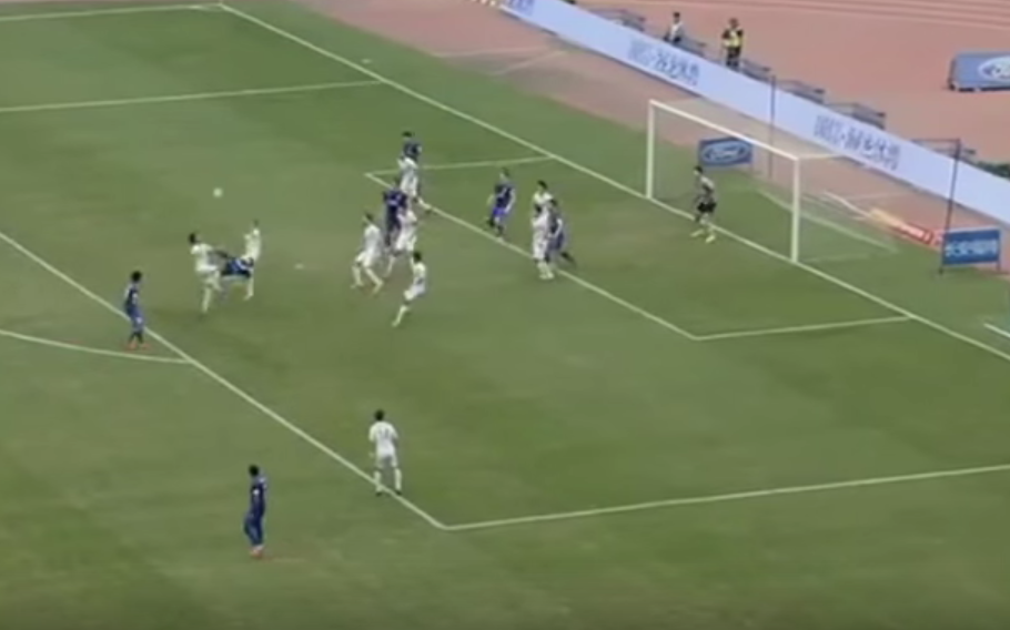 Sergio Escudero scores sensational overhead kick in the Chinese Super League