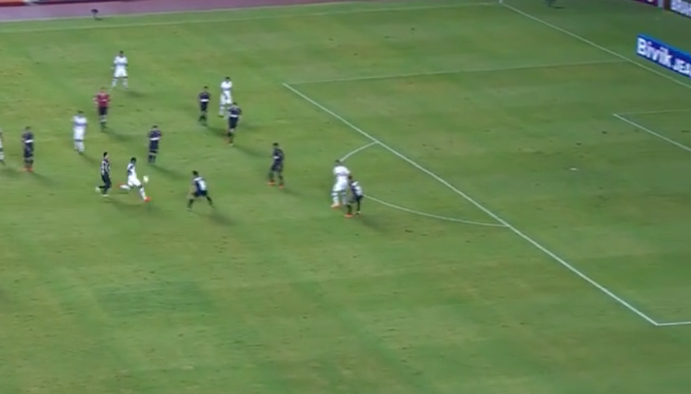 Michel Bastos scored a belter of a volley for Sao Paulo vs Atletico Mineiro