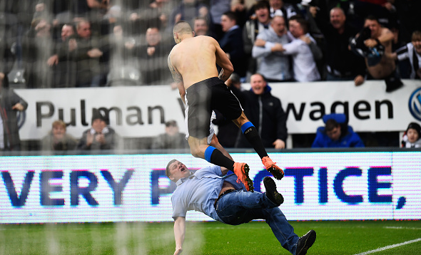 Newcastle fans literally falling over themselves since Rafa’s arrival