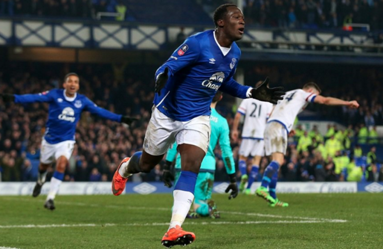 Romelu Lukaku scores stunning solo goal after blitzing Chelsea defence