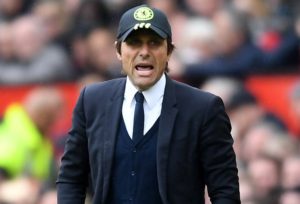 Antonio Conte suit and cap Man United v Chelsea